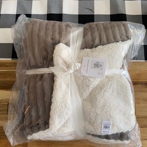 Pottery Barn NWT Ridgeline Sherpa Backed Throw.